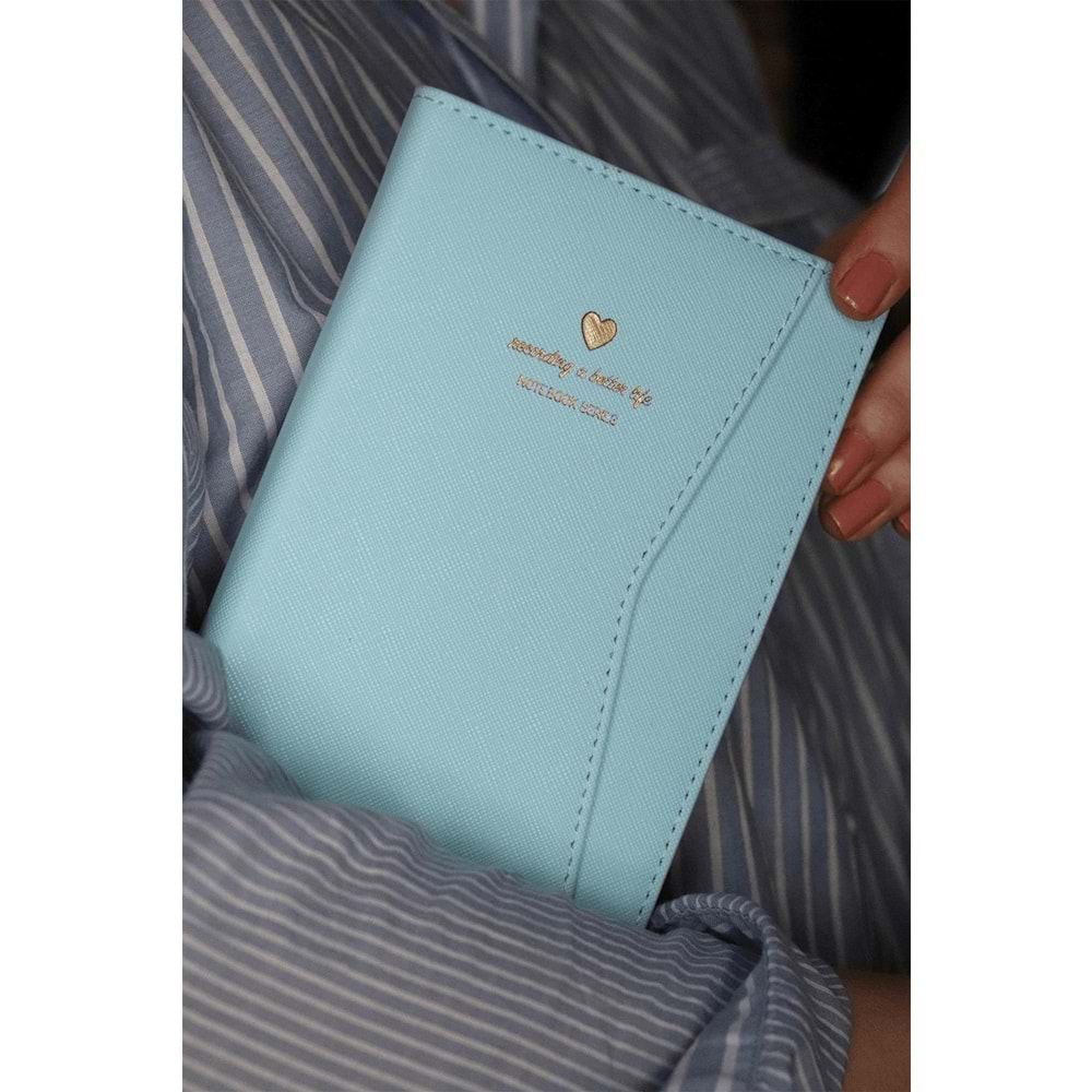 Victoria's Journals Geçmeli ve Cepli Defter A5 Ivory 80 gr 128 yp Çizgili Pastel Mavi
