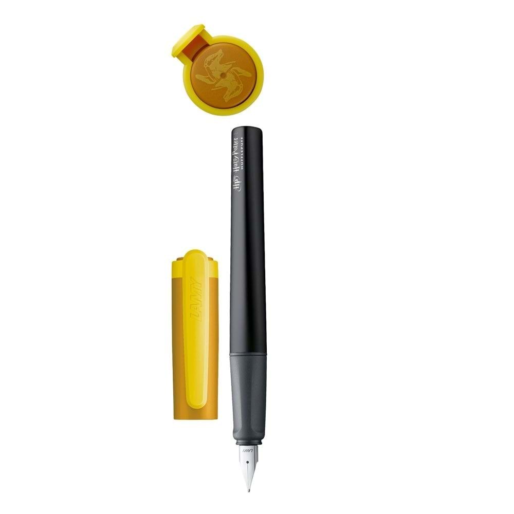 LAMY Nexx Dolma Kalem – Harry Potter Özel Üretim – Hufflepuff Sarı/Siyah – Alüminyum Gövde – Kaymaz Grip – Paslanmaz Çelik M Uç – 2025 Koleksiyon